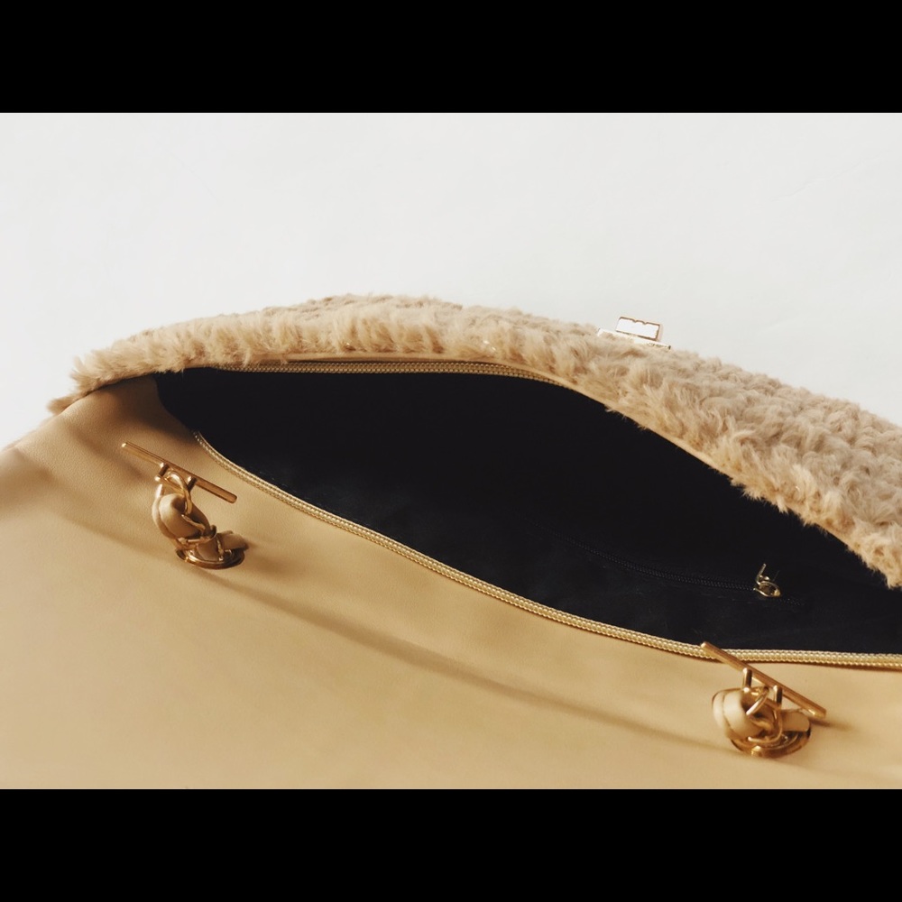 🆕Cecelia Taupe Teddy Faux Fur Handbag - Picture 5 of 8